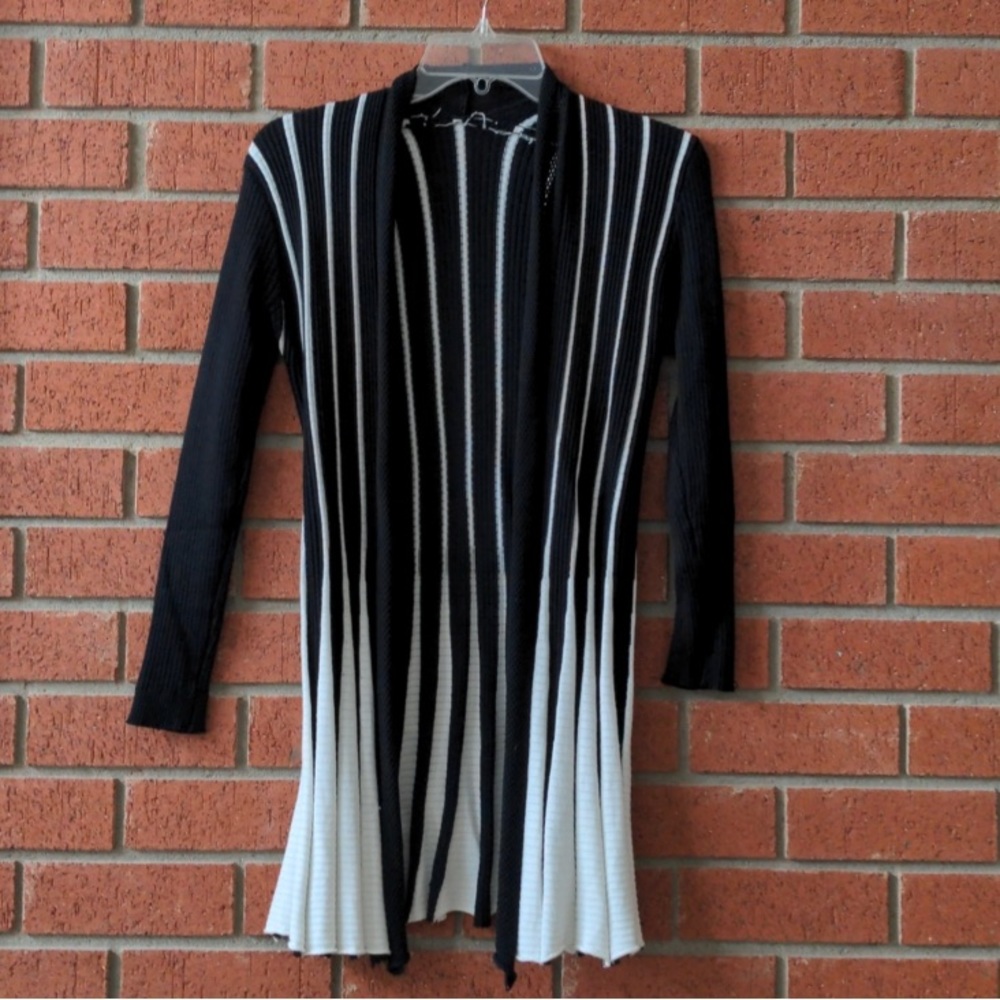 Black & White Modlily Design Open Front Long Sleeve Cardigan-Medium, no tags